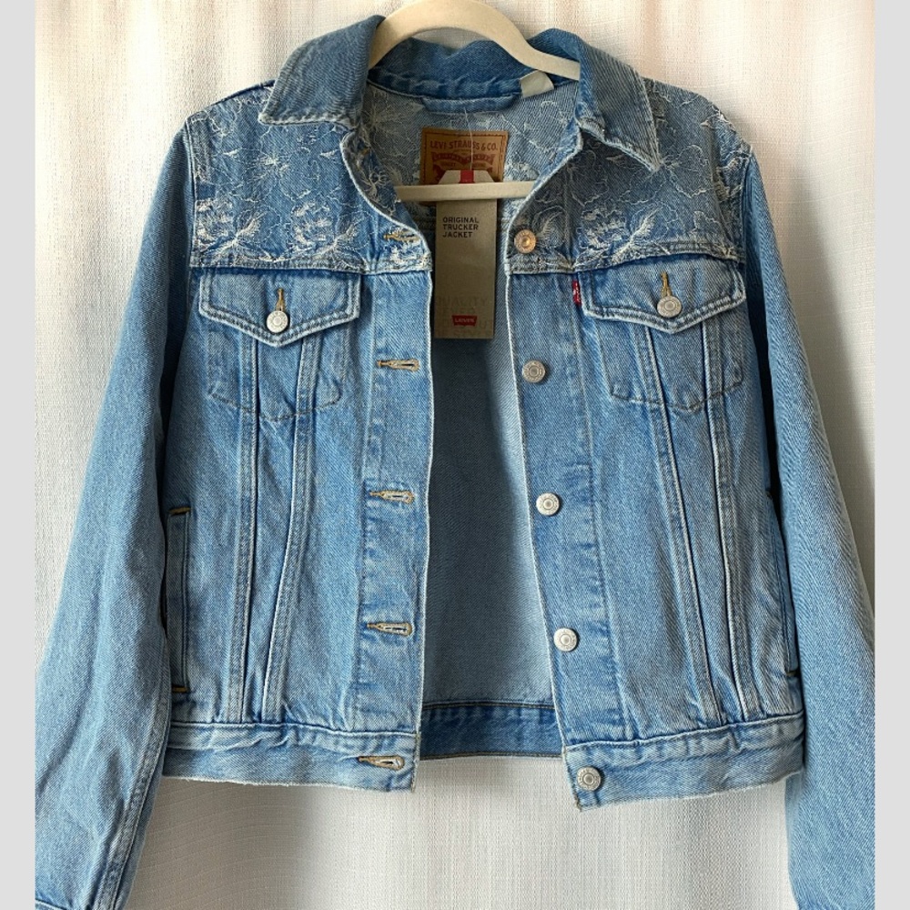 Levi’s trucker jacket - floral embroidered